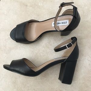 SALE! New Steve Madden Black block heels. Size 8.5